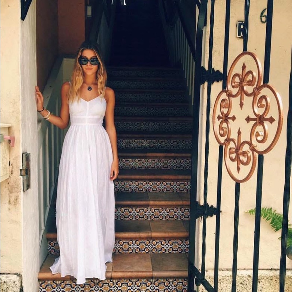 White linen Maxi Dress. Extra long. Small Beach Wedding NWOT